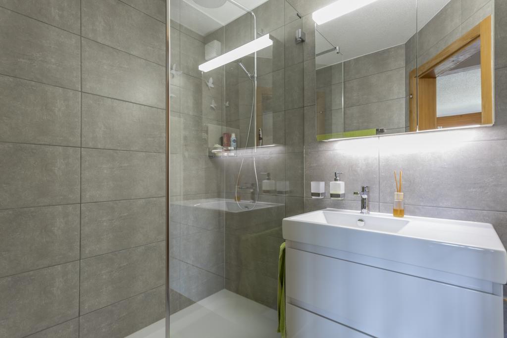 Apartment Haus Arnika Obersaxen Ngoại thất bức ảnh